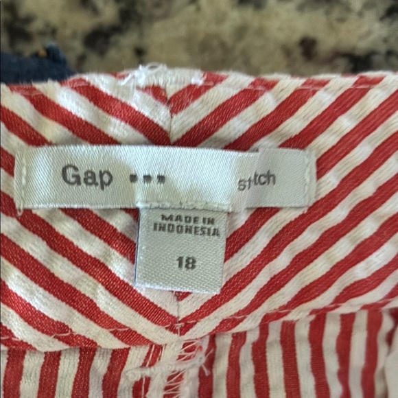 Gap Seersucker Shorts Size 18 - Picture 3 of 3